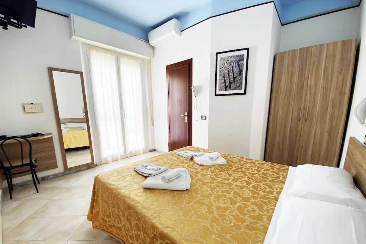 Standard Double Room, 1 Double Bed, Balcony | Hypo-allergenic bedding, in-room safe, WiFi, bed sheets