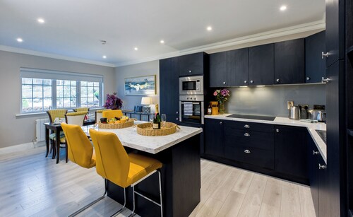 Luxurious Balcony Apartment Killarney Town Centre