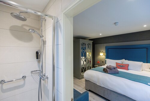 Stunning ground floor apartment .
