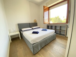 5 soverom, strykejern/-brett og sengetøy