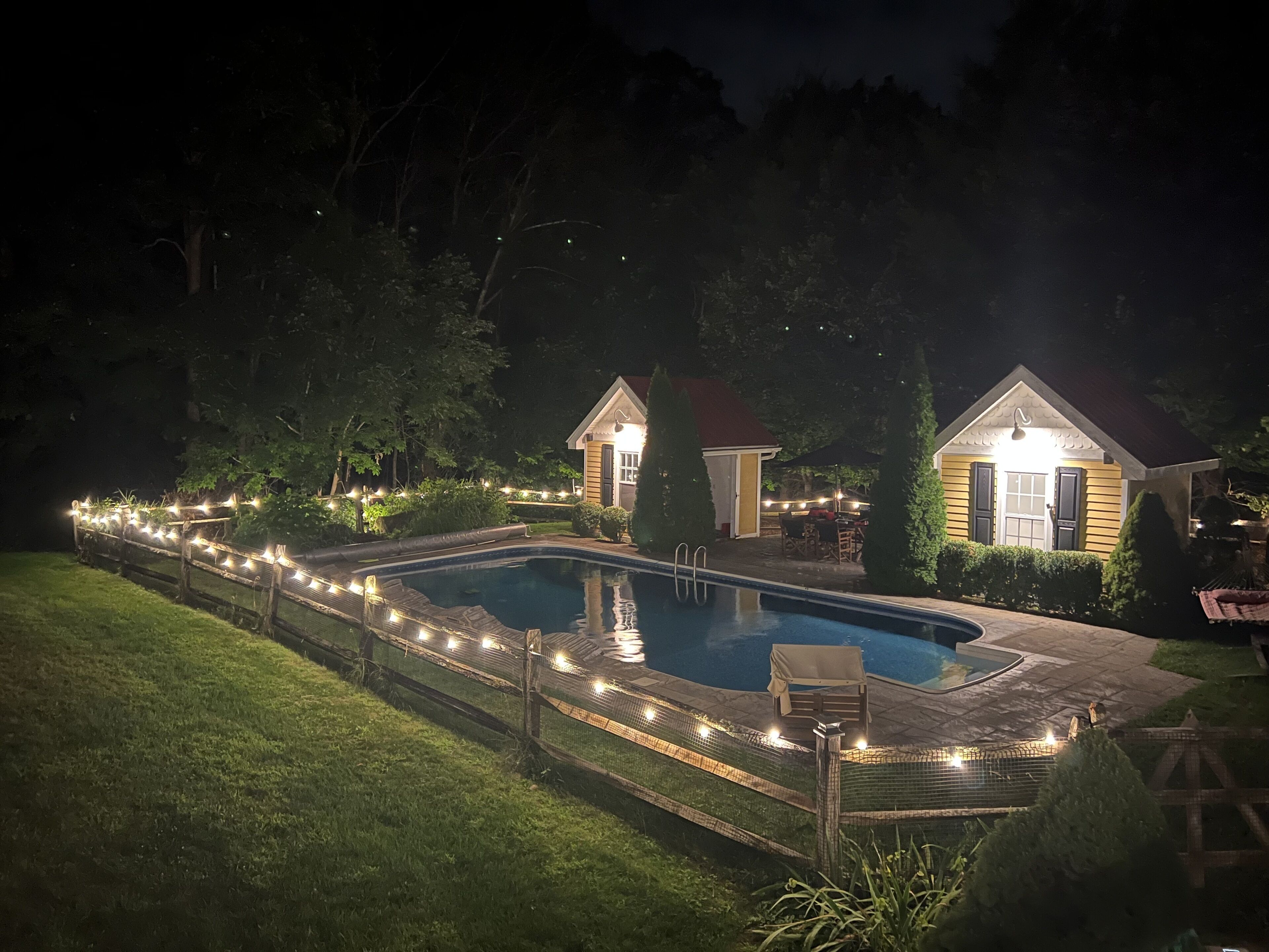 Huge Pool, Elevated Hot Tub, Lounge Cabanas, Massive Backyard & Gym