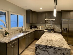 Fridge, microwave, oven, stovetop - House in San Diego #1 (Lemon Grove) (Lemon Grove)