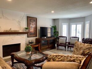 Smart TV, fireplace - House in San Diego #1 (Lemon Grove) (Lemon Grove)