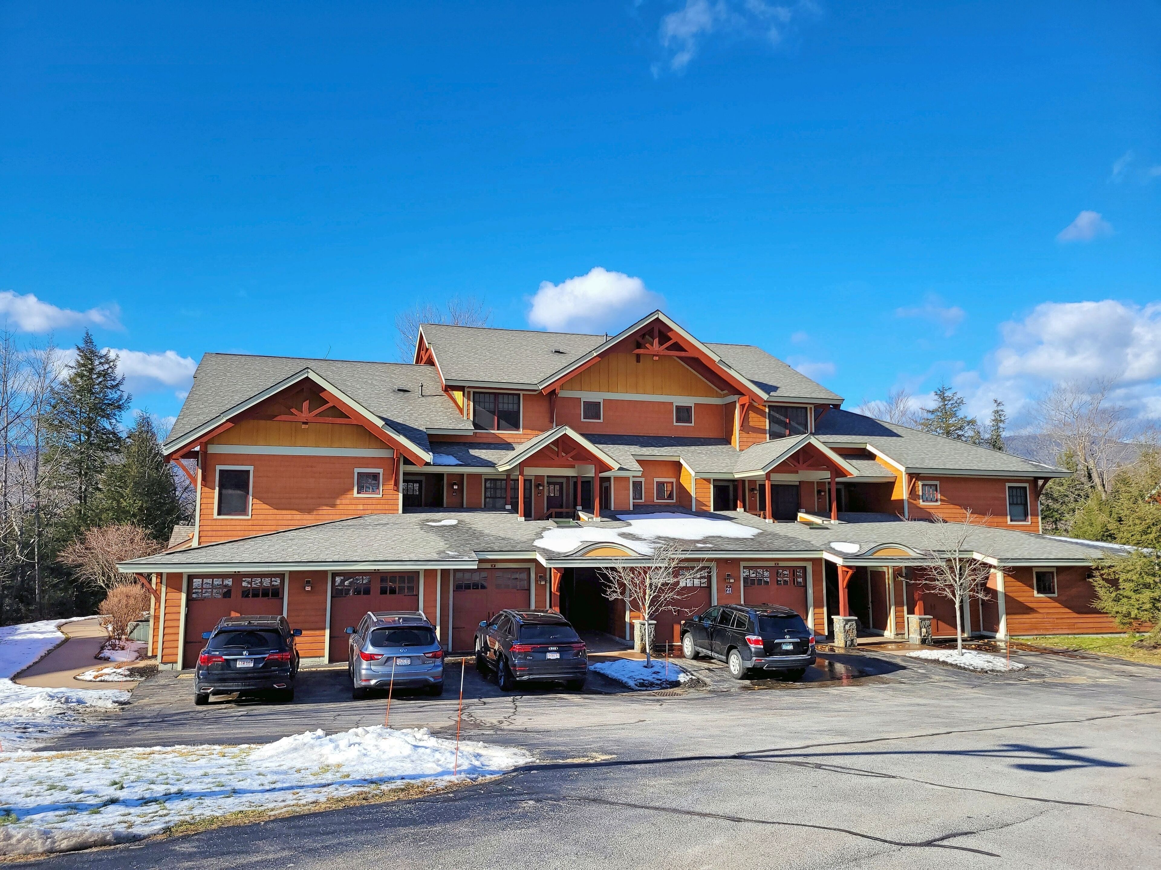 P004B- Managed by Loon Reservation Service - NH Meals & Rooms Lic# 056365