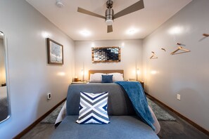 1 bedroom, desk, iron/ironing board, free WiFi - Cliffside bungalow with panoramic mountain views (Pikeville)