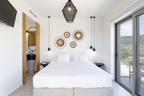 5 bedrooms, iron/ironing board, free WiFi