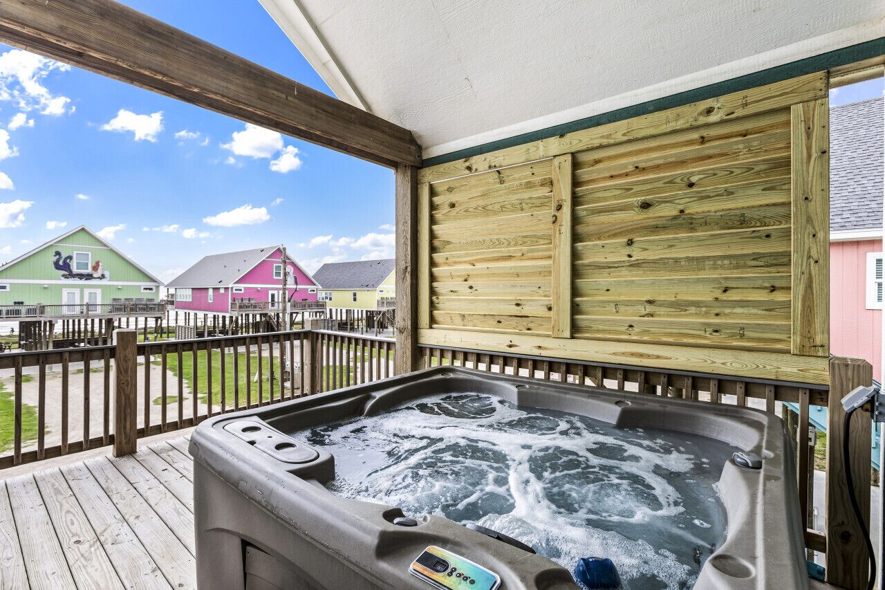 Flip Flop · Large 5bd ~  Hot Tub w Ocean View, Firepit & Gameroom