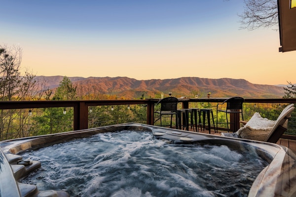 Tina de hidromasaje al aire libre