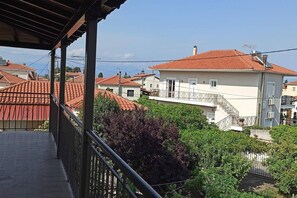 Villa | Property grounds - Lovely 2-bedroom Villa in Akrata, all Seasons! (Aigialeia)