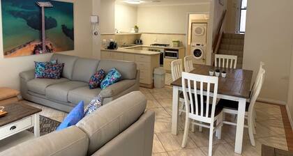 Yackataya at Cowes - Two Bedroom Villa, Sleeps 5