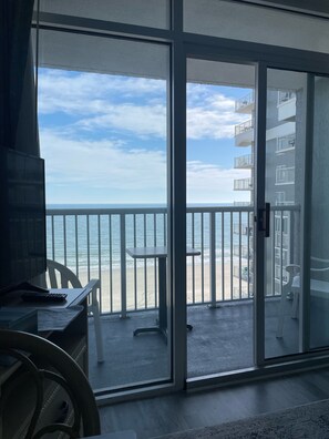 Interior - 1 Bedroom Ocean Front (Myrtle Beach)