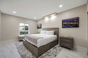 3 bedrooms, iron/ironing board, free WiFi, bed sheets