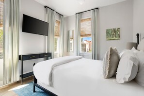 6 bedrooms, iron/ironing board, travel cot, WiFi