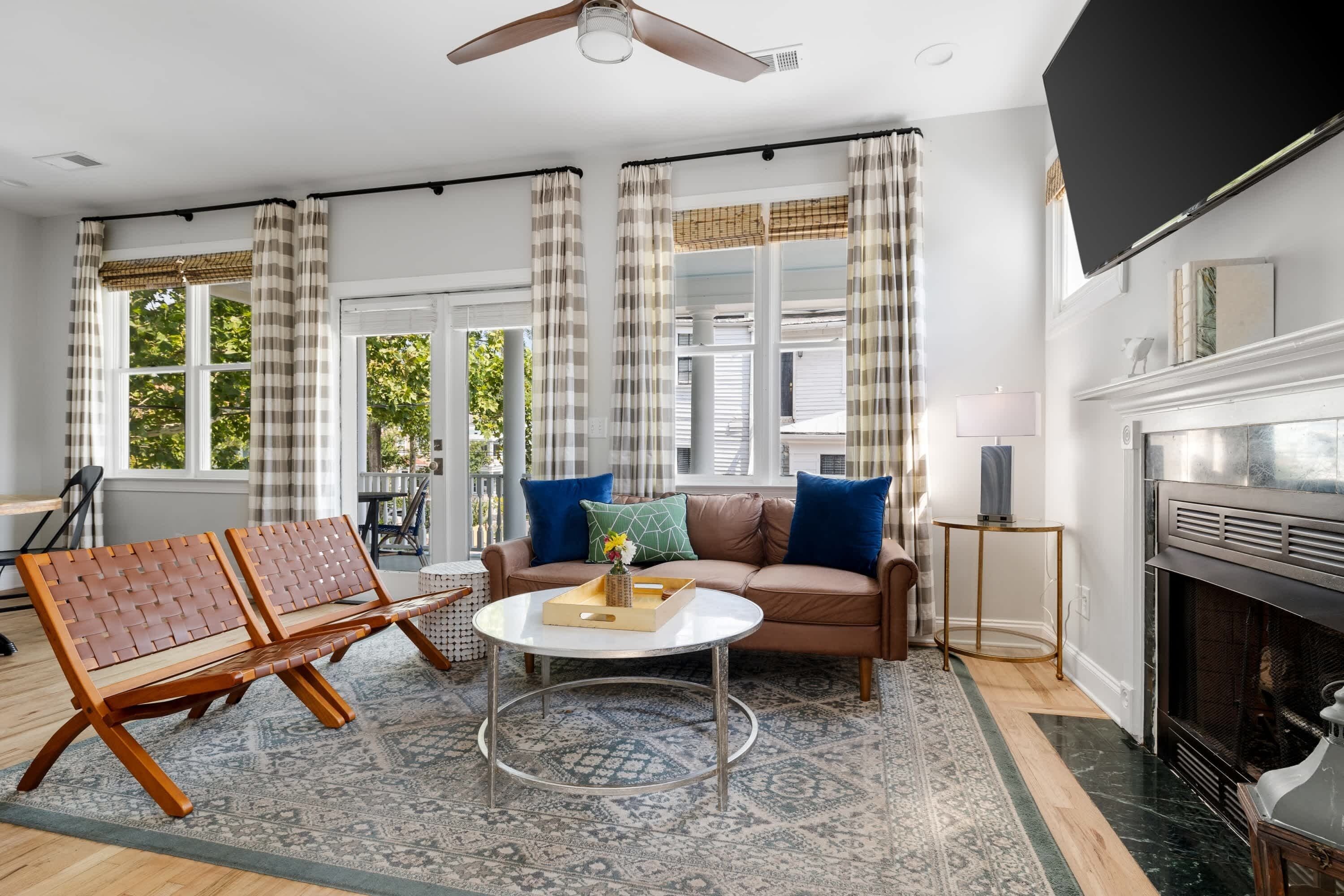 Een televisie en een kantoor