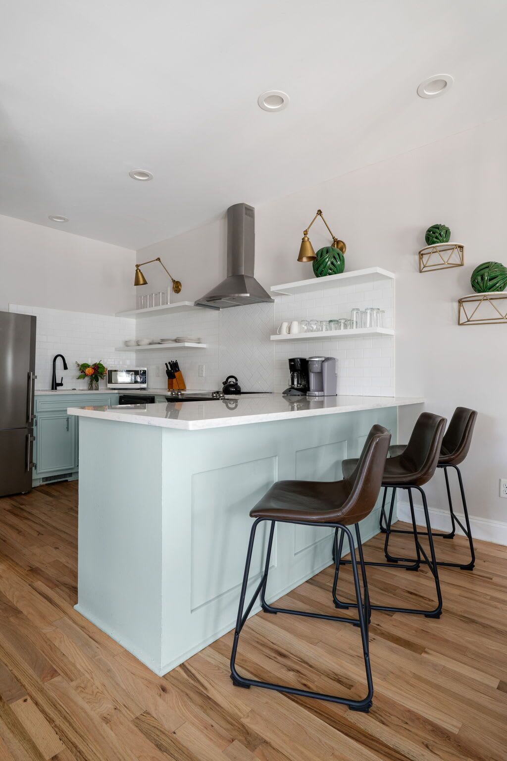 冰箱、微波炉、烤箱、炉灶