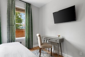 3 bedrooms, iron/ironing board, travel crib, WiFi