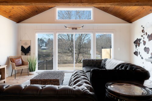 Lake Cottage Year Round Swim Spa Serene Escape Between Pittsburgh and Cleveland