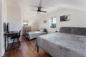 3 bedrooms, desk, free WiFi, bed sheets