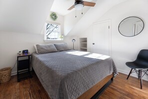 3 bedrooms, desk, free WiFi, bed sheets