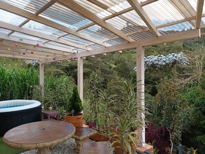 Outdoor spa tub - La Clara Campestre / Helenor / Rural Accommodation / Pets Accepted / Guarne (Vereda La Clara)