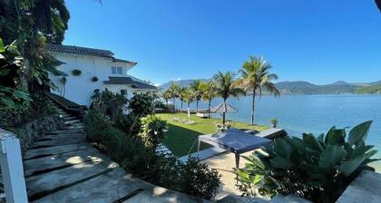 Mansion in Angra dos Reis, with helipad, pier, fitness center and water toys