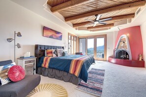 6 bedrooms, iron/ironing board, WiFi, bed sheets - Double D Ranch- Heated Pool, Hot Tub & Endless Views! (Cave Creek)