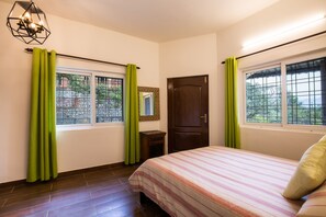 2 bedrooms, desk, iron/ironing board, WiFi