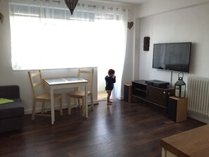 Interior - Lovely 1 bed in Ladbroke Grove with views (LONDON)