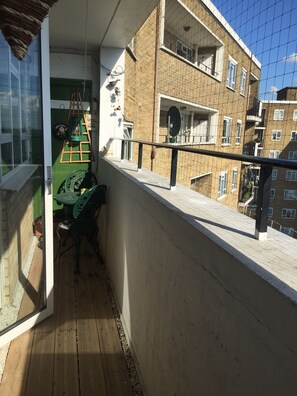 Property grounds - Lovely 1 bed in Ladbroke Grove with views (LONDON)