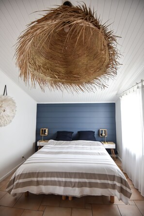 3 bedrooms, iron/ironing board, travel cot, free WiFi
