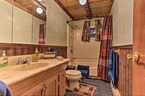 Ensemble douche/baignoire, articles de toilette écologiques