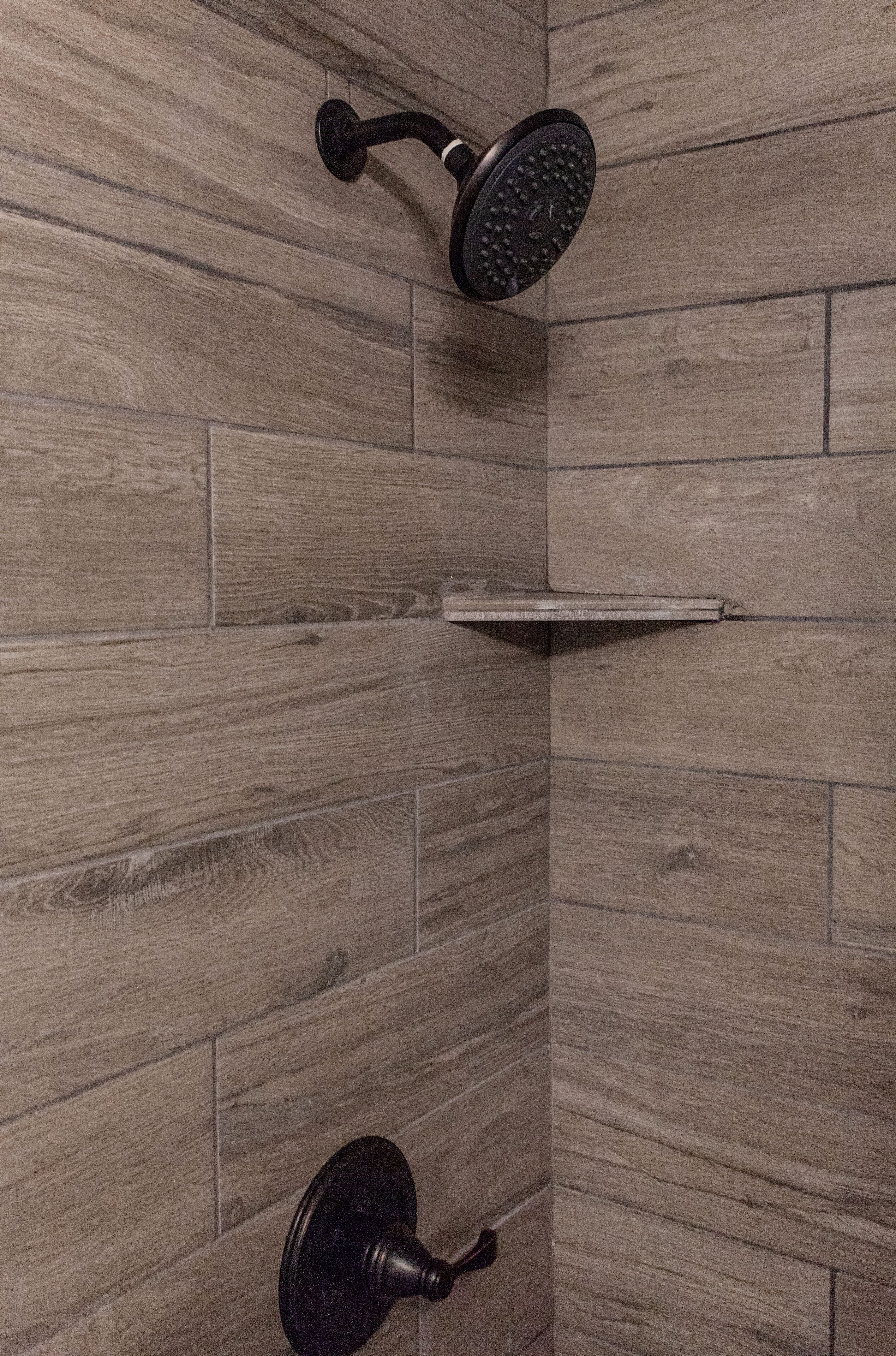 Combined shower/bathtub, hair dryer, towels, soap
