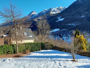 Property grounds - CHALET LA SOURCE: 4-star mountain wellness in the heart of the Pyrenees (Cauterets)