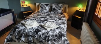 House, garden, barbecue and bicycle classified 3*.