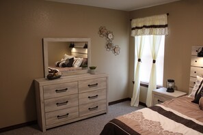 4 bedrooms, iron/ironing board, free WiFi, bed sheets