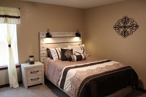 Quiet and Comfortable!  5 minutes away from parks/hospitals