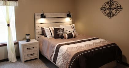 Quiet and Comfortable! 5 minutes away from parks/hospitals