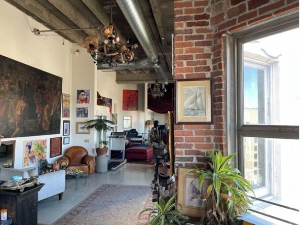 Lobby - Huge Loft in DTLA (Los Angeles)