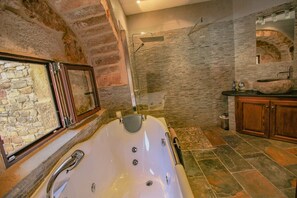 Dusche, Whirlpool, Handtücher