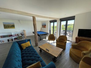 Living area - Le buron du bessou   (Saint-Urcize)