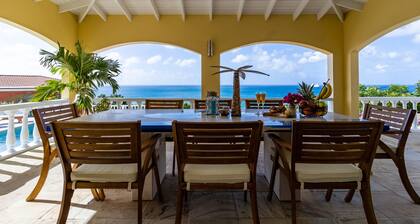 PELIKAAN SUNSET – Luxury, Zen & Fun with Ocean Views