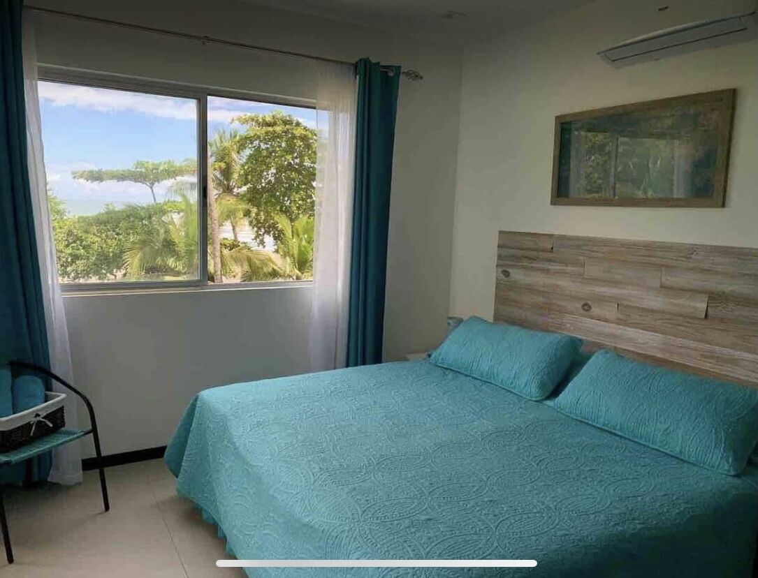 2 bedrooms, travel crib, WiFi (free), bed sheets