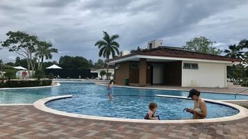 Alberca al aire libre