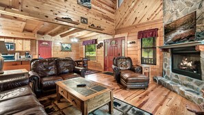 Unclassified image, 4 of 38, button - 3bedroom 2bath cabin.Easy in winter, no steep hills.15 min to Gatlinburg strip.  (Gatlinburg)