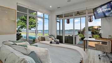 4 habitaciones, caja de seguridad en la habitación y escritorio