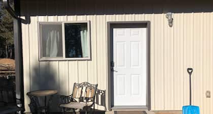 Amazing secluded apartment on 27 acres with Pikes Peak view