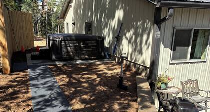 Amazing secluded apartment on 27 acres with Pikes Peak view