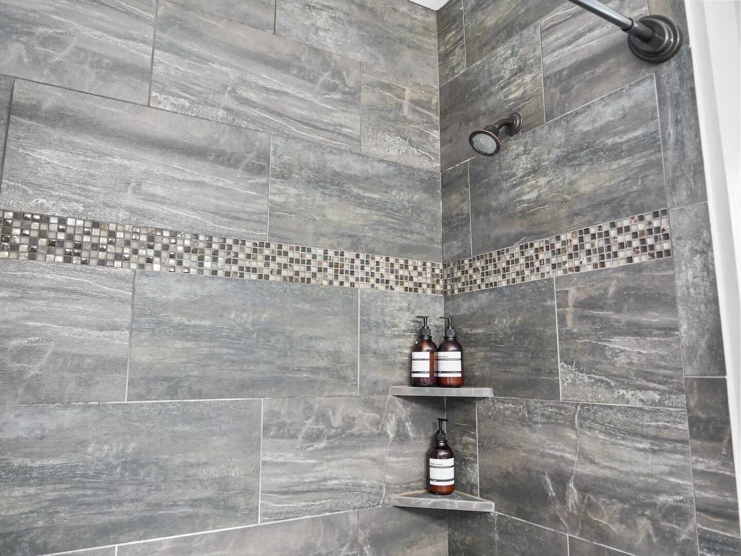 Combined shower/tub, hair dryer, towels, soap