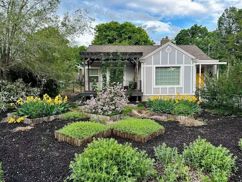 Quiet Millcreek Home With Patio & Outdoor Fireplace