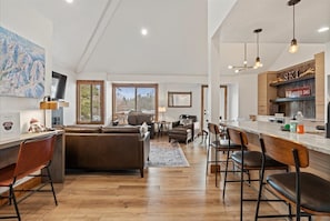 智能电视、壁炉